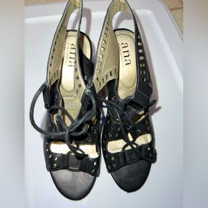 Ana high wedge with lacing size 8